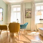 Apartment Papagei In Der Schweriner Altstadt - Abc569 *