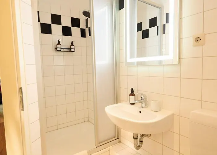 Papagei In Der Schweriner Altstadt - Abc569 Apartment *